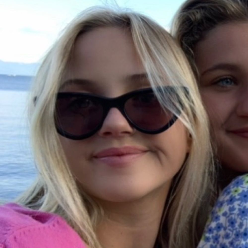 Meet your Posher, Antonia